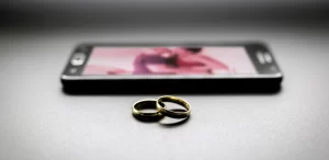 Divorce_Cybersex_DSM