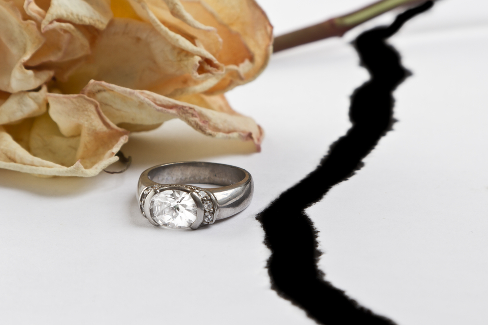 Engagement_Ring_Divorce_DSM
